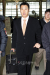 [포토] 소프트뱅크 입단 위해 일본으로 출국하는 이범호