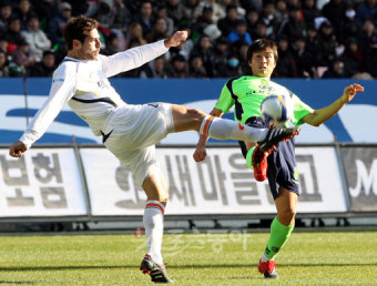 전북 현대, 유망 수비수 최우진 영입 소식에 관심 집중