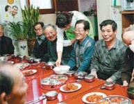 [광주/전남]“어르신, 점심도시락 배달 왔습니다”