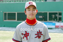 [제 64회 황금사자기] ‘노히트노런’ 최현진 “대기록 달성 얼떨떨”