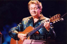 ‘무드기타의 제왕’ 클로드 치아리 내한공연