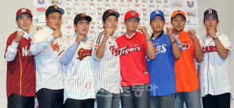 [포토] 프로야구 신인선수들 ‘저희 자신있습니다!’