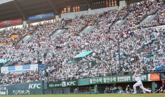얼씨구! 두산 2년 연속 100만 관중