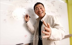 [즐거운 고향길, 스타DJ에게 듣는다] “졸음방지용 ‘쓰리 포’…흔들어주세요!”