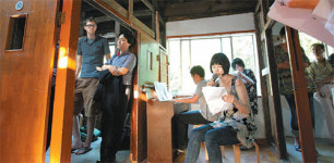 이상을 품어라 새 문화 창조의 날개 돋으리니…