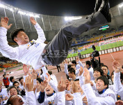 윤성효 매직…믿음으로 되살린 축구명가