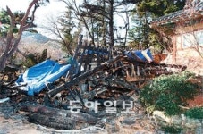 부산 범어사 방화… 천왕문 모두 불타