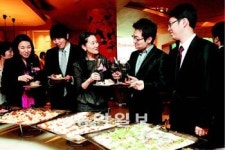 “세밑에 잊지못할 추억을” 가족끼리 호텔로 오세요