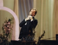 [스타, 그때 이런 일이] 월드컵은 한국서…팝스타 훌리오 이글레시아스 내한