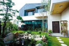 [Home&Dream]정원을 원한다면··· 타운하우스로