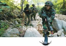 [O2/커버스토리]북한군보다 더 ‘악랄’하게… 길 아닌 산으로만 진격! 진격!