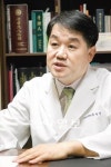 [헬스&뷰티]김영진 회장 “수준 높은 성형의술로 ‘의료한류’ 만들어 내겠습니다”