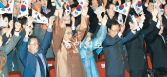 [李대통령 8·15 경축사]MB 여름휴가중 ‘공생발전’ 착안