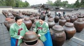 “왕궁 장맛은 어떨까”… 경복궁 장독대 일반에 첫 공개