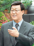 [오명철 기자의 인물기행]김동건 아나운서 “7년 만에 가요무대 복귀… 간신히 눈물 삼켰죠”