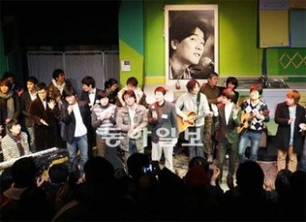 김광석, 축제가 되다… 16주기 추모 무대 ‘김광석 따라 부르기’ 꾸며