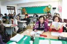 [대구/경북]70세 초등생들 “집에 가면 공부 안돼 도시락 들고 등교”