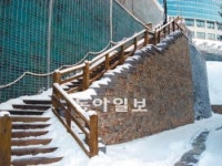 [住테크&地테크]“삭막한 옹벽을 튼튼하고 보기 좋게”