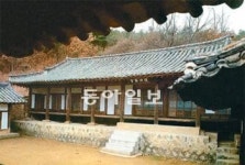 [함성호의 옛집 읽기]<42>서원건축 적용한 ‘능동재사’