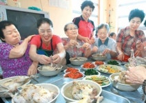 “삼계탕 드시고 더위 이기세요”