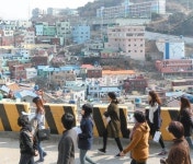 [부산/경남]관광객 북적이는 부산 감천 문화마을