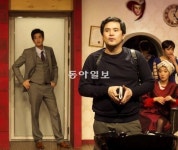 [공연 리뷰]범인 알리바이 파헤쳐라… 관객이 수사대