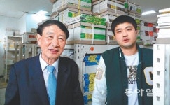[대전/충남]13년간 1만권 이웃에… 책 기부천사