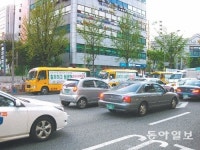 [수도권]중계동 학원가 셔틀버스 교통대란 ‘학원버스 통합운영’으로 뻥 뚫릴까