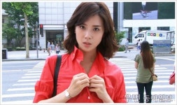 [우먼 동아일보] 이보영, ‘향기 없는 꽃’에서 ‘내 딸 보영이’가 되기까지… 에디터 황경신의 스타 엿보기!