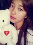 수지 하트베어 셀카 “안으면 콩닥거려… 심장병 아동 돕자”