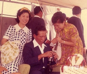 박근혜 전 대통령, 모친 육영수 여사 생가 방문