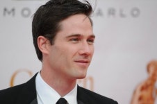 [화보] 석호필 데이트 상대 루크 맥팔레인… 훤칠한 꽃미남 미소