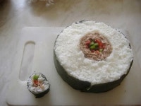 초대형 김밥...한조각으로 한끼 해결, 왜 만들었을까?