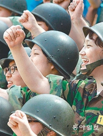 [청년드림]여대생들 “군대도 좋은 직장”… 여군 학사장교 인기