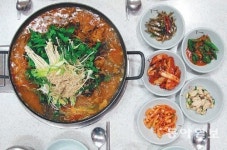 [착한 식당 착한 이야기]경남 양산 한방상황보쌈감자탕