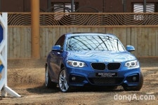 [포토]184마력의 강력 성능 어필 ‘BMW, 2시리즈 쿠페’