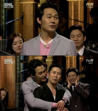 박성웅 SNL서 백허그 프러포즈 재연, 신동엽 “옥죄는 맛이…”