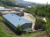 [CEO&]합성수지 유통 전문에서 제조 강자로… 두 토끼 잡는다!