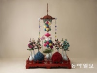향기 없지만 아름다운 꽃… 조선 궁중채화展