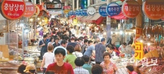 [함께하는 전통시장]싸지만 불편해서 안간다? 정보통신기술과 만나 확∼ 바뀌어
