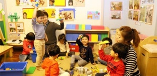주말에도 밤9시반까지 돌봄서비스… ‘감정노동’ 워킹맘 활짝