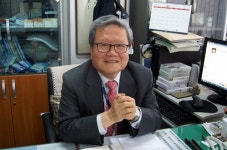 [CEO&]장암칼스㈜, 불소계 대체 친환경 윤활유 세계 네번째 개발… 복지도 ‘으뜸’