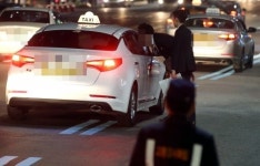 택시 승차거부 삼진아웃, 2년 안에 세 차례 적발되면 ‘면허 취소’