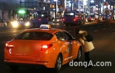 택시 승차거부 삼진아웃제 도입, ‘세 번째 자격 취소’…소속 택시회사도 처벌