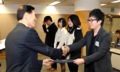 유한재단 81명에 장학금 8억