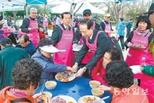 [부산/경남]무료 식사대접하는 보훈단체 회원들