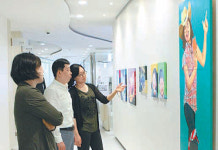 [광주/전남]“전시장에 걸린 내 그림… 어릴적 꿈 이뤄 기뻐요”