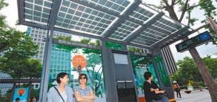 햇볕 피하고 전기 얻고… 태양광 발전 ‘1석2조’