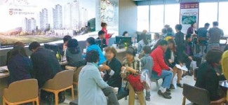 [포토 부동산]‘원주 롯데캐슬 더 퍼스트’ 열기 후끈