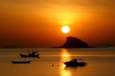 ‘열차 타고 떠나는 겨울 여행지’ 해 뜨고 지는 포구… 거잠포